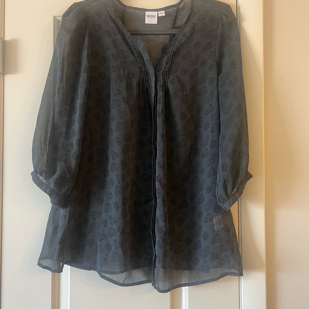 Gray Relaxed Blouse with Mandarin Collar and Hearts